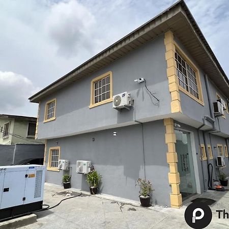 Thapunchline Hotels Ikeja Exterior foto