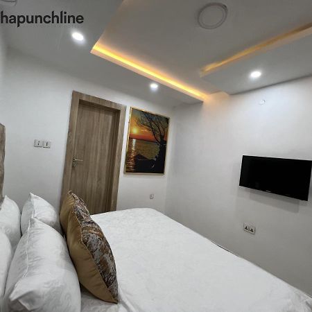 Thapunchline Hotels Ikeja Exterior foto