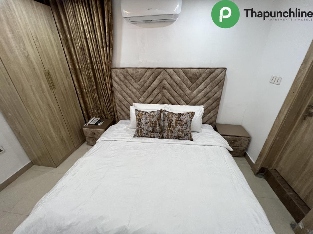 Thapunchline Hotels Ikeja Exterior foto