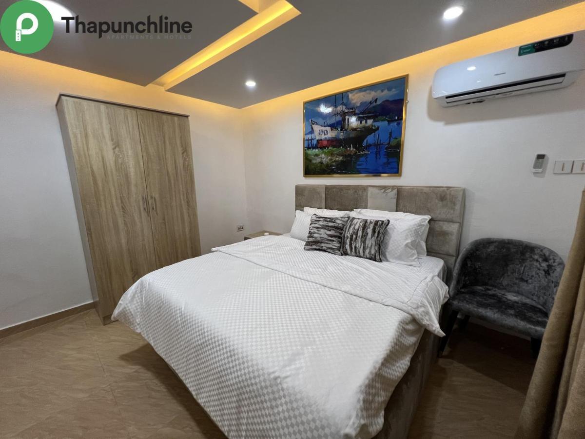 Thapunchline Hotels Ikeja Exterior foto